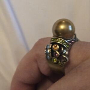 NWOT Vintage Heidi Daus Size 7 Faux Pearl With Multicolor Crystal Cocktail Ring